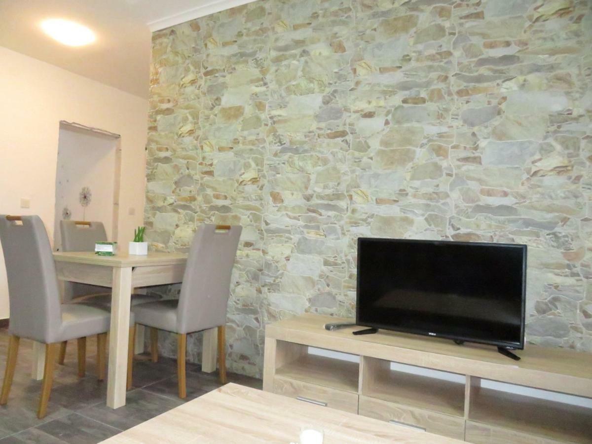Apartments La Bombonera Starigrad Paklenica Buitenkant foto
