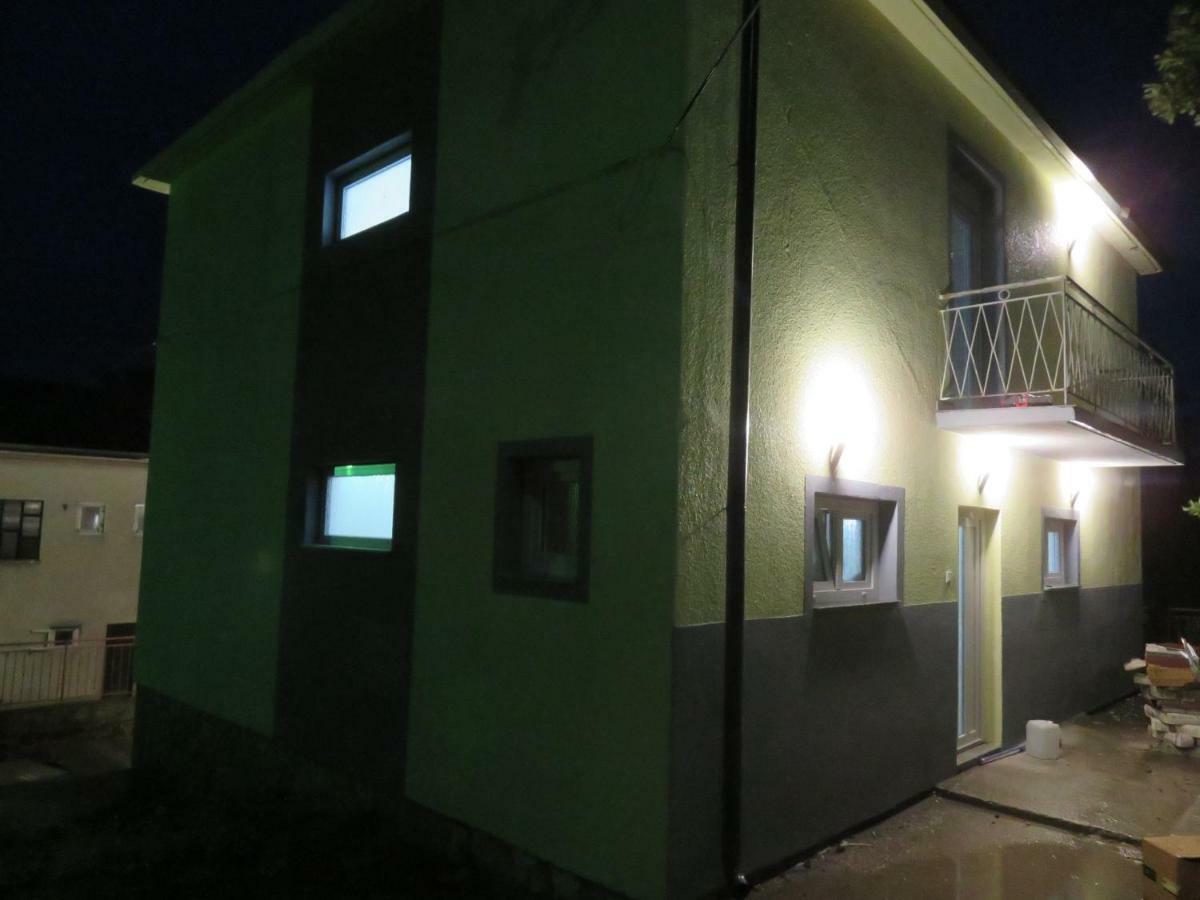 Apartments La Bombonera Starigrad Paklenica Buitenkant foto