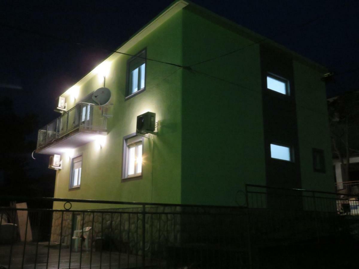 Apartments La Bombonera Starigrad Paklenica Buitenkant foto