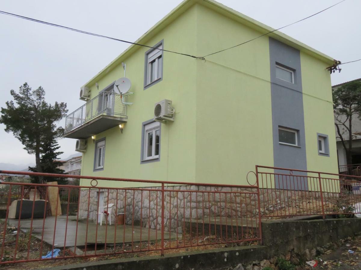 Apartments La Bombonera Starigrad Paklenica Buitenkant foto