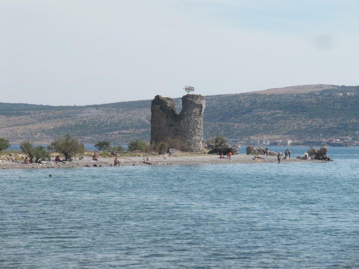 Apartments La Bombonera Starigrad Paklenica Buitenkant foto