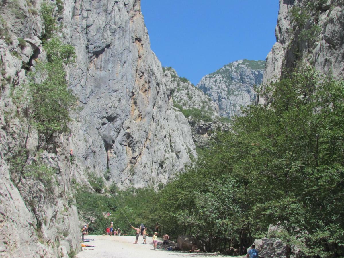 Apartments La Bombonera Starigrad Paklenica Buitenkant foto
