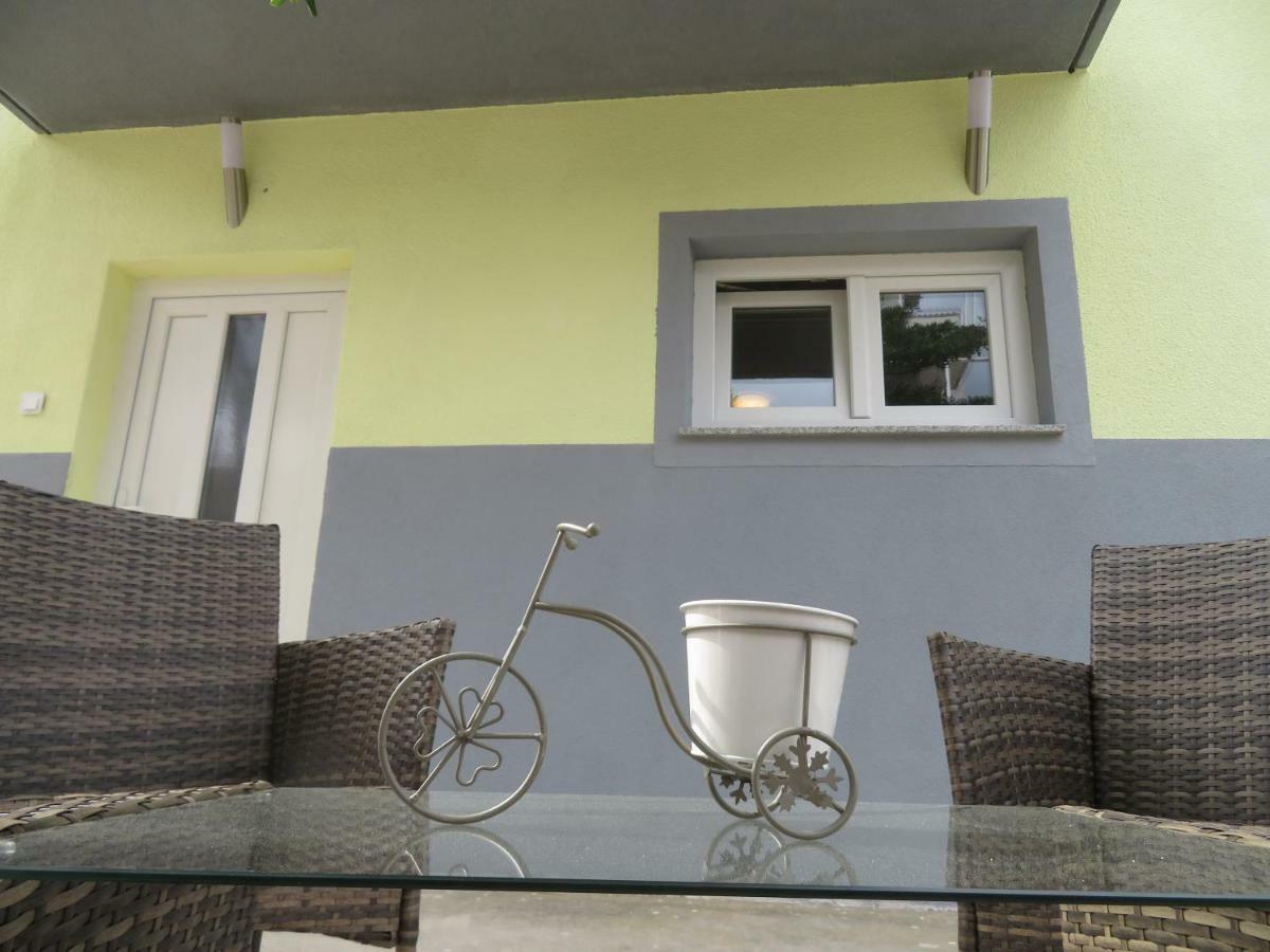 Apartments La Bombonera Starigrad Paklenica Buitenkant foto